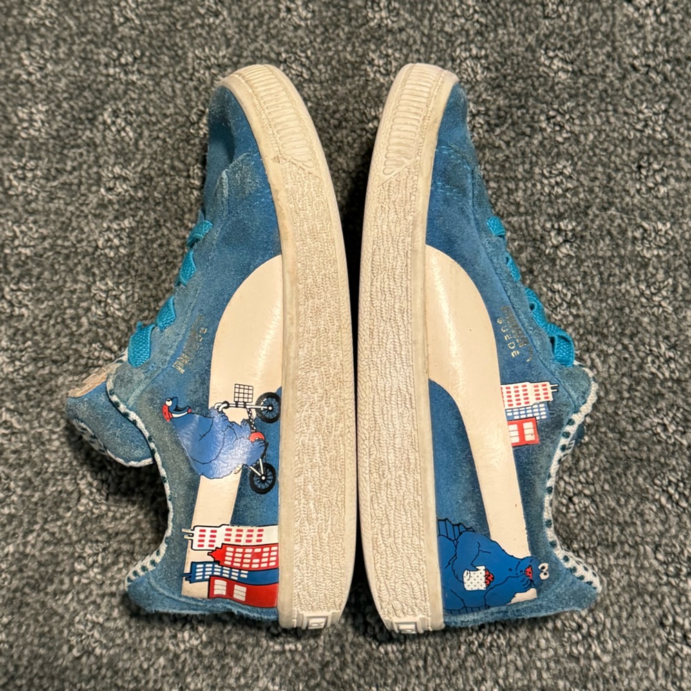 Toddler size 8 Sesame Street x Puma Cookie Monster shoes suede